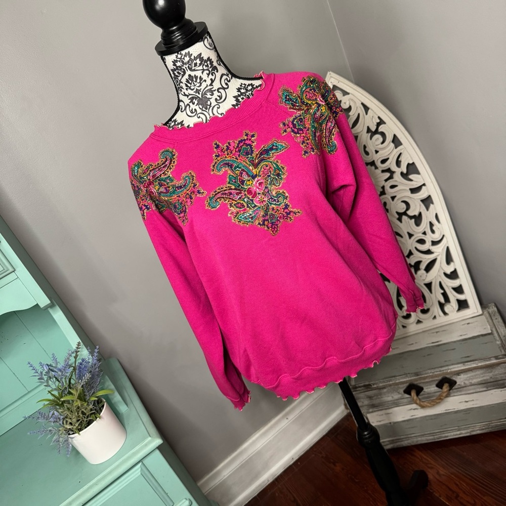 VINTAGE Hanes Boho Embroidered Scalloped Sweatshirt Size Large Barbie Core